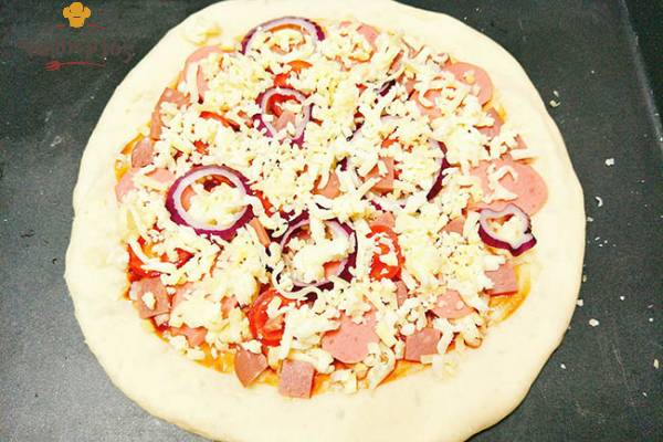 Cách làm bánh pizza tại nhà bằng chảo không cần lò nướng